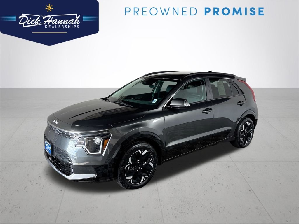 Used 2024 Gray Kia Wind image 1