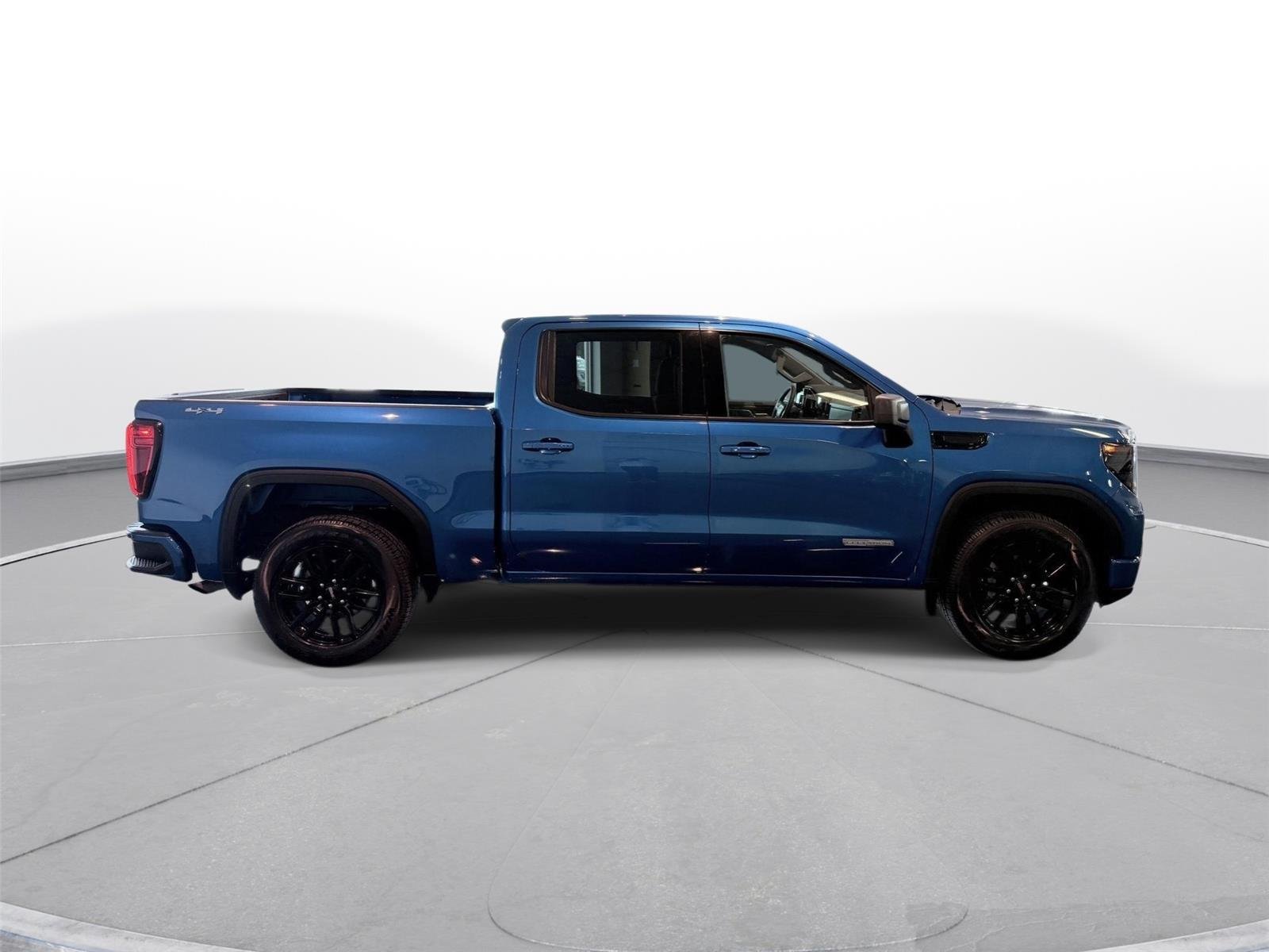 Used 2024 Dynamic Blue Metallic GMC Elevation image 20