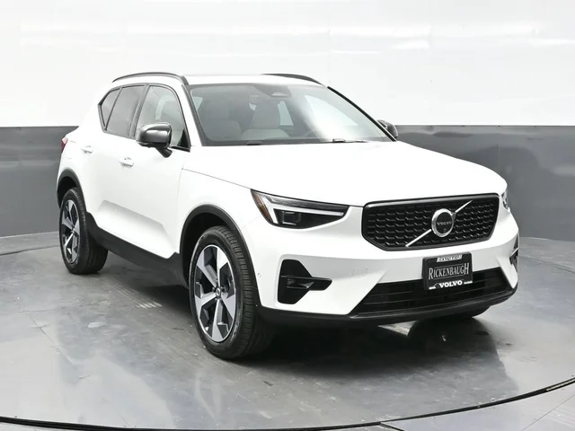 2026 Volvo XC40 Plus