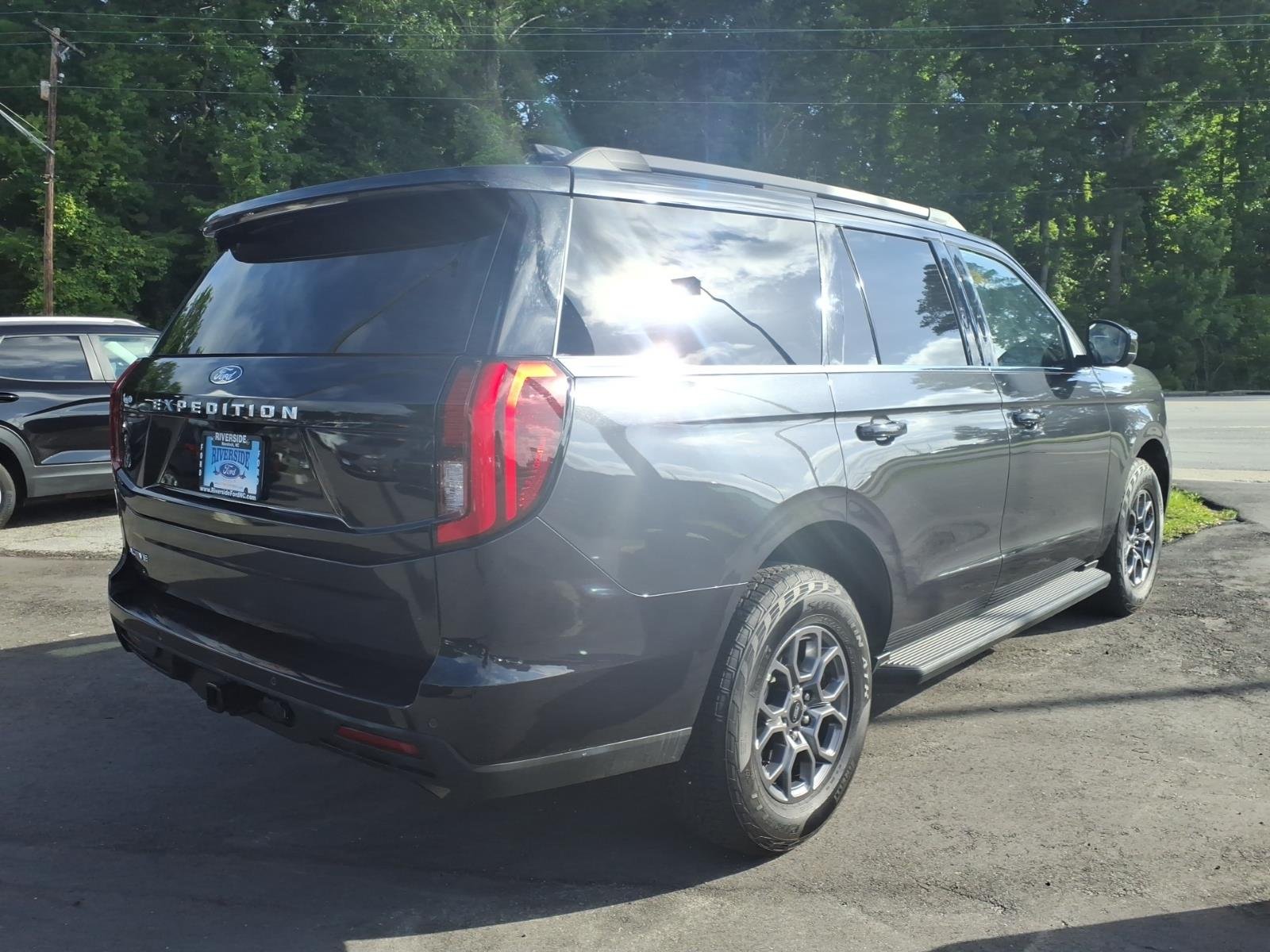 Used 2025 Gray Metallic Ford Active image 4