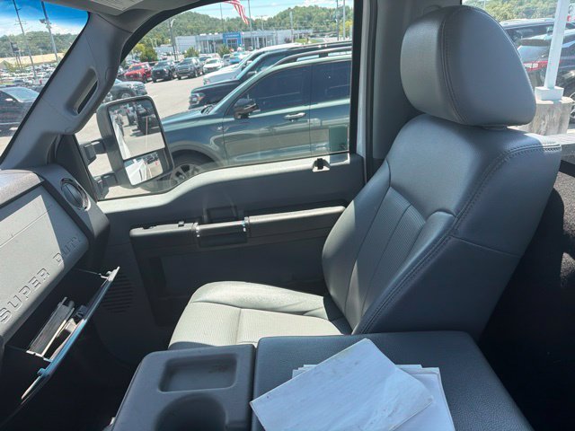 Used 2016 White Ford XL image 5