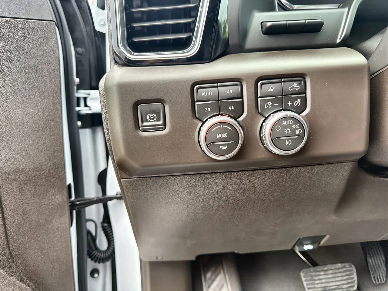 New 2026 Glacier White Tricoat GMC Denali image 15