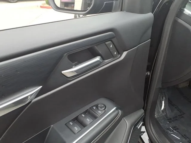 Used 2025 Ebony Twilight Metallic GMC Elevation image 13