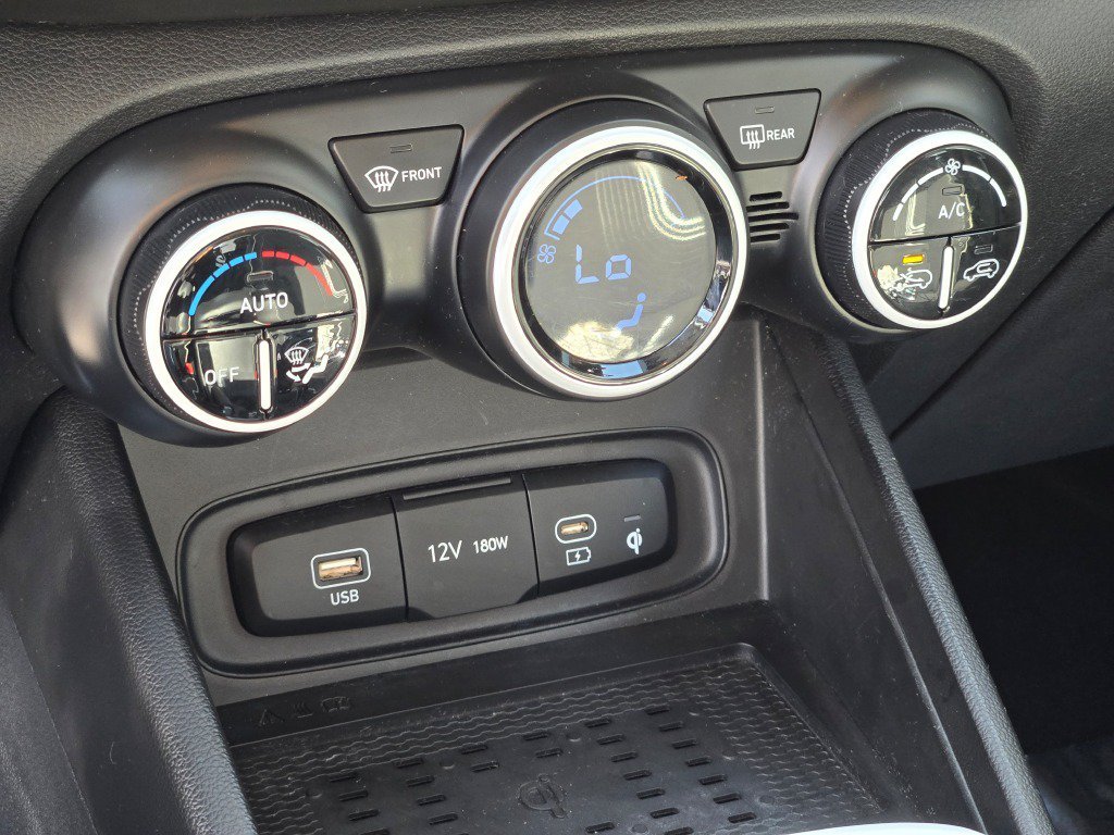 Certified Used 2023 Lunar Hyundai Limited image 23