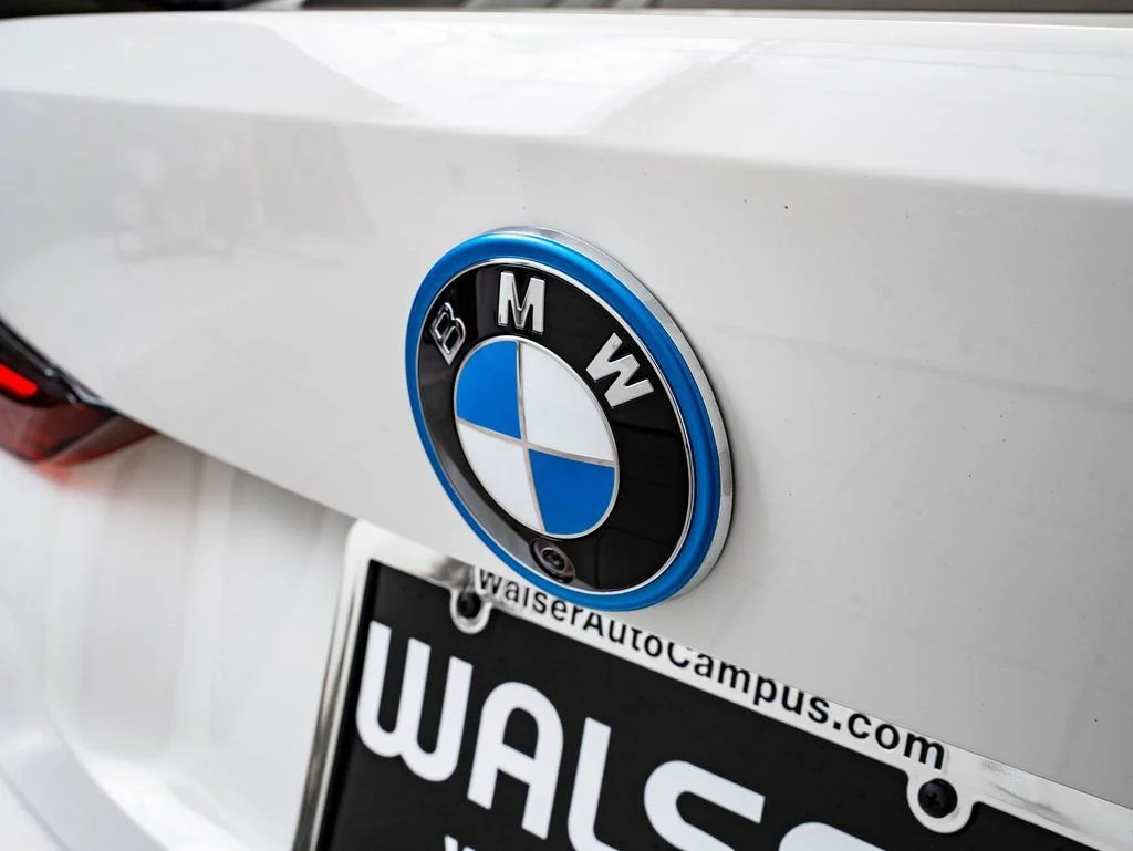 Used 2023 Alpine White BMW eDrive40 image 18