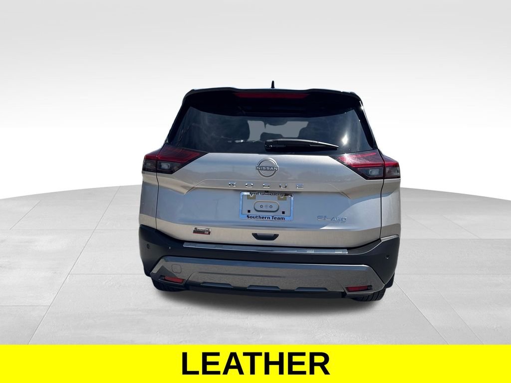 Used 2023 Champagne Silver Metallic Nissan SL image 5