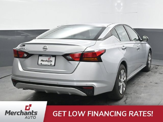 Used 2022 Silver Nissan 2.5 S image 7