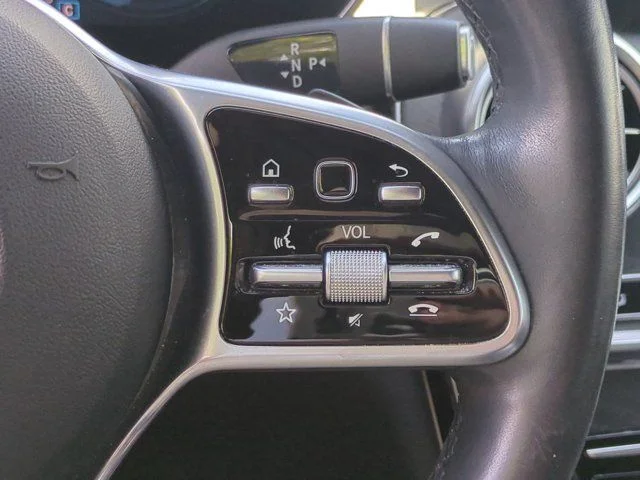 Used 2020  Mercedes-Benz GLC 300 image 23