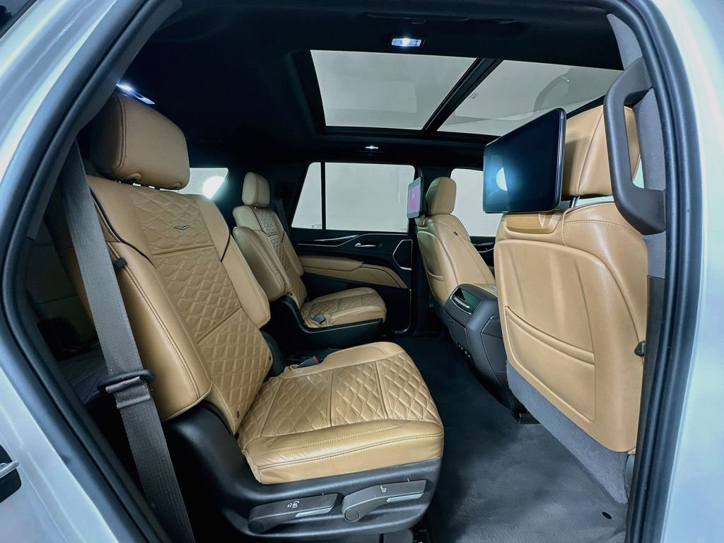 Used 2023 White Cadillac Premium Luxury image 29