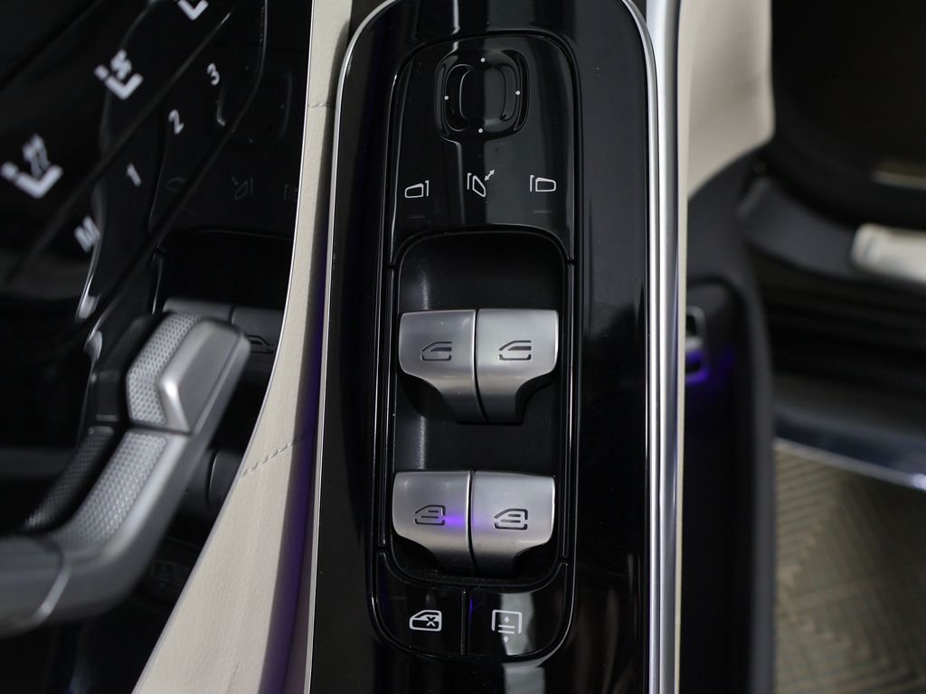 Used 2021 Gray Mercedes-Benz S 580 image 37