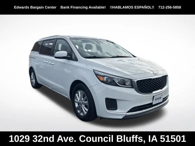 2015 Kia Sedona LX's photo