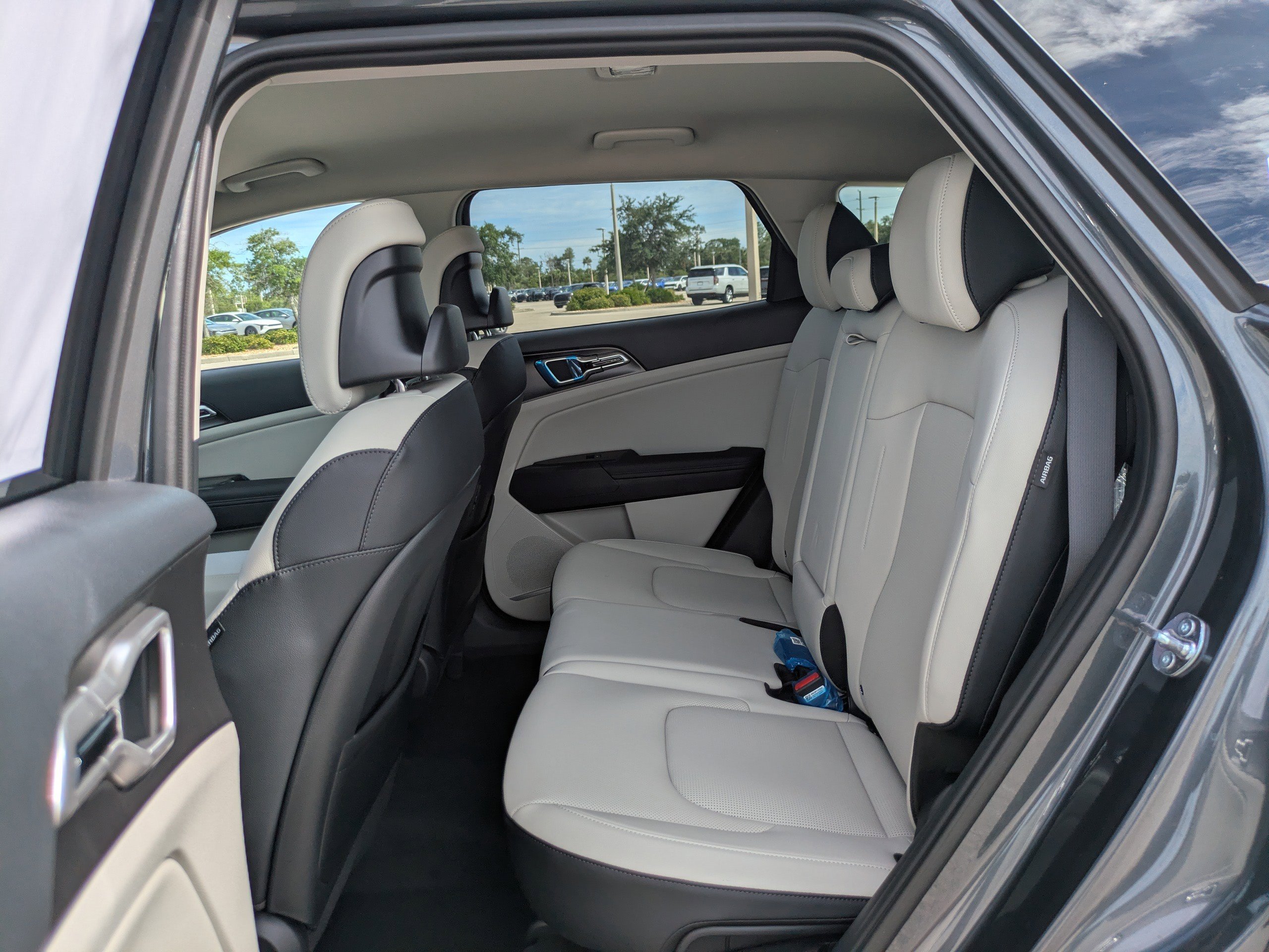 New 2026 Gravity Gray Kia EX image 17