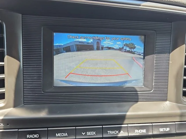 Used 2020 Gray Hyundai SE image 29