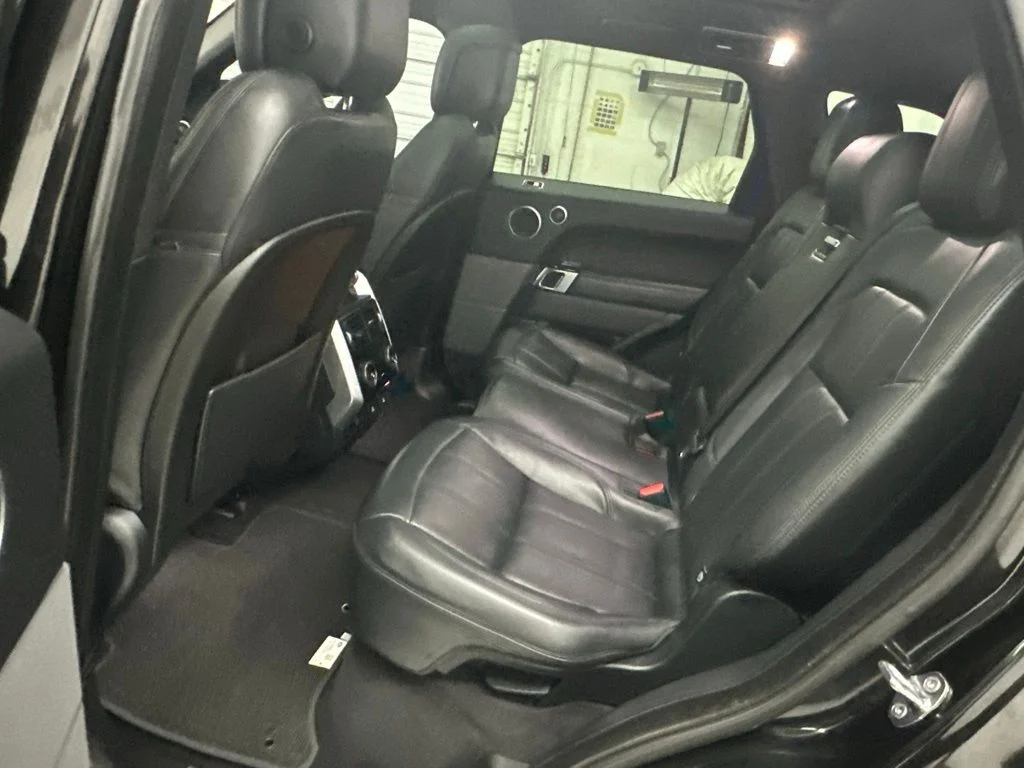 Used 2021  Land Rover HSE Silver Edition image 23