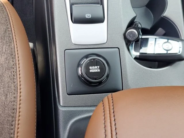 New 2026 Carbonized Gray Metallic Ford Outer Banks® image 27