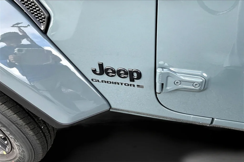 2025 Jeep Gladiator Sport S - Photo 11