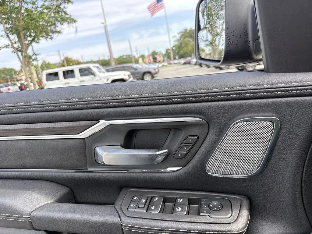 2026 RAM 1500 Laramie - Photo 14