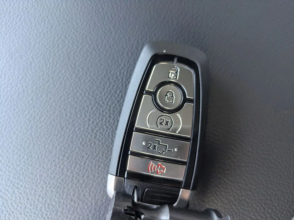New 2026 Star White Metallic Tri-Coat Ford Lariat image 36