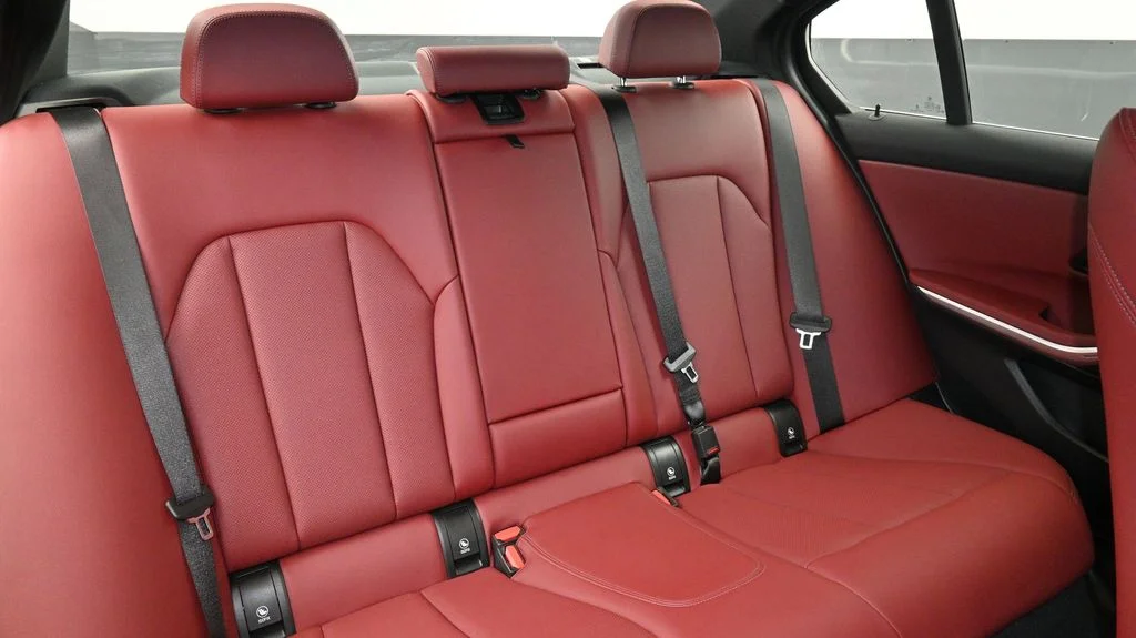 2024 BMW 3 Series 330i - Photo 12