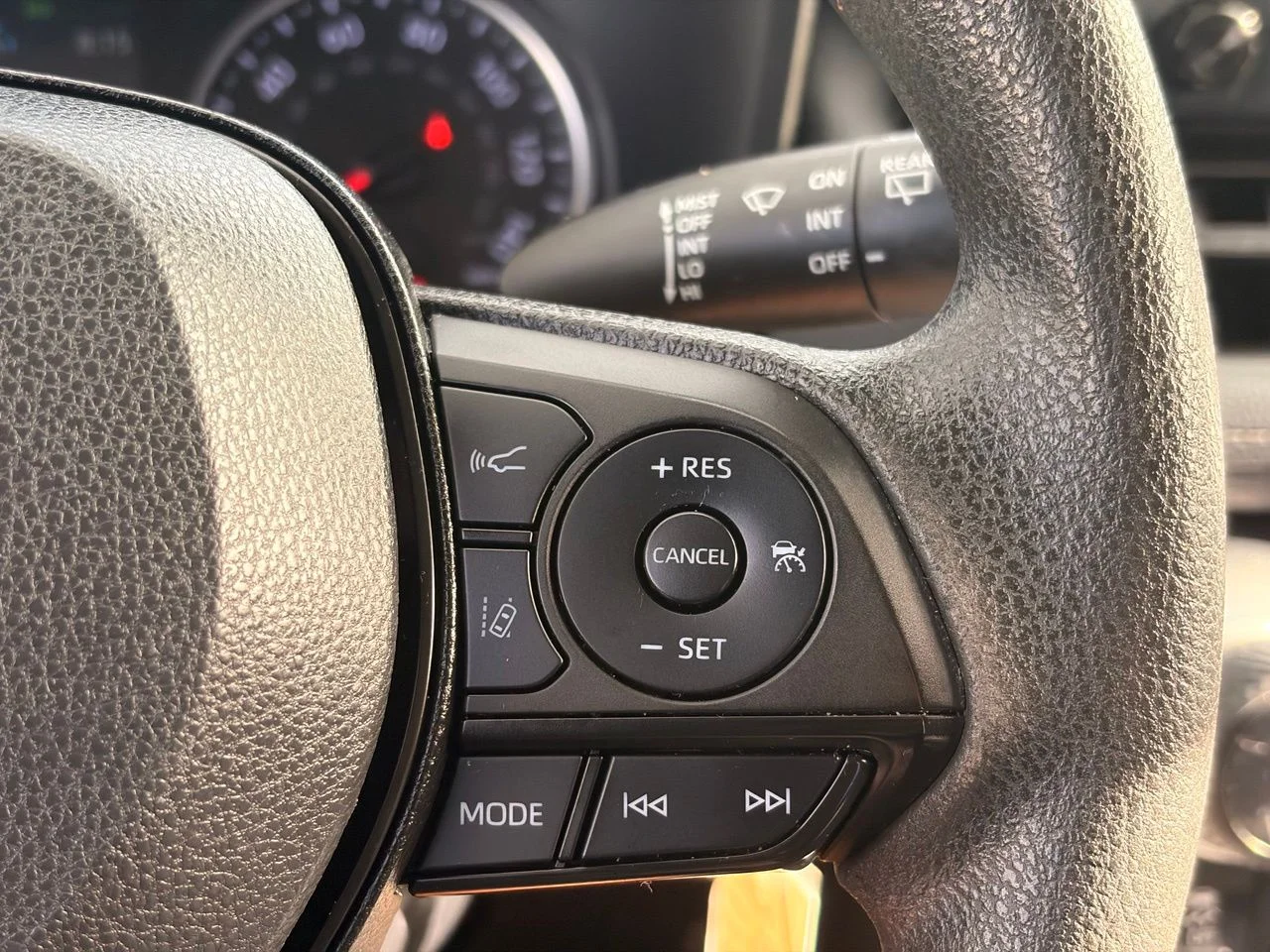 Used 2022 Midnight Black Metallic Toyota LE image 27