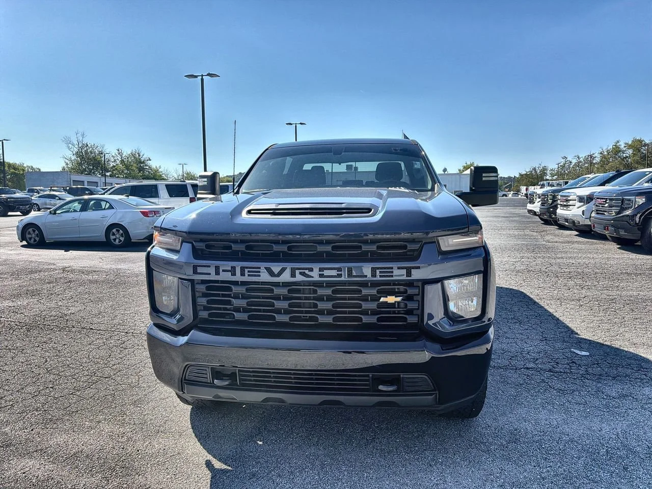 Used 2022 Northsky Blue Metallic Chevrolet Custom image 3