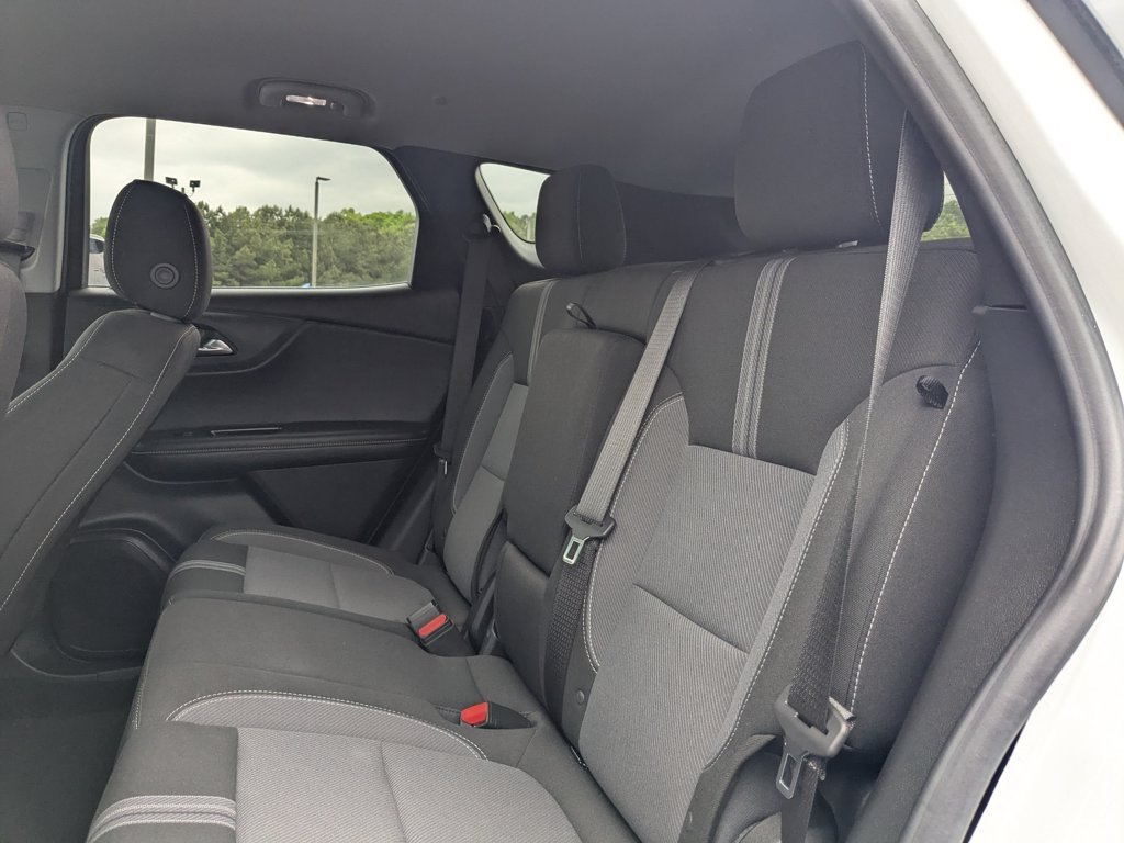 Used 2025 Summit White Chevrolet LT image 23