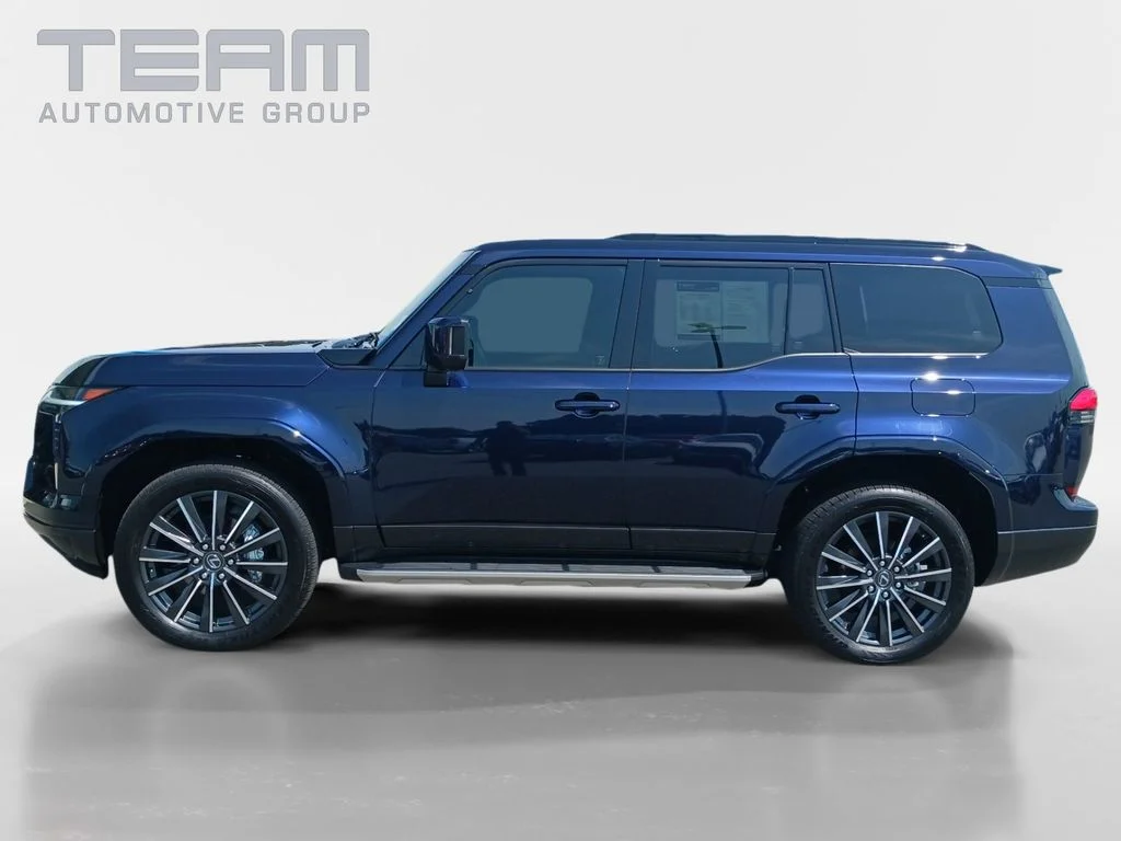 Used 2025  Lexus 550 Luxury image 4