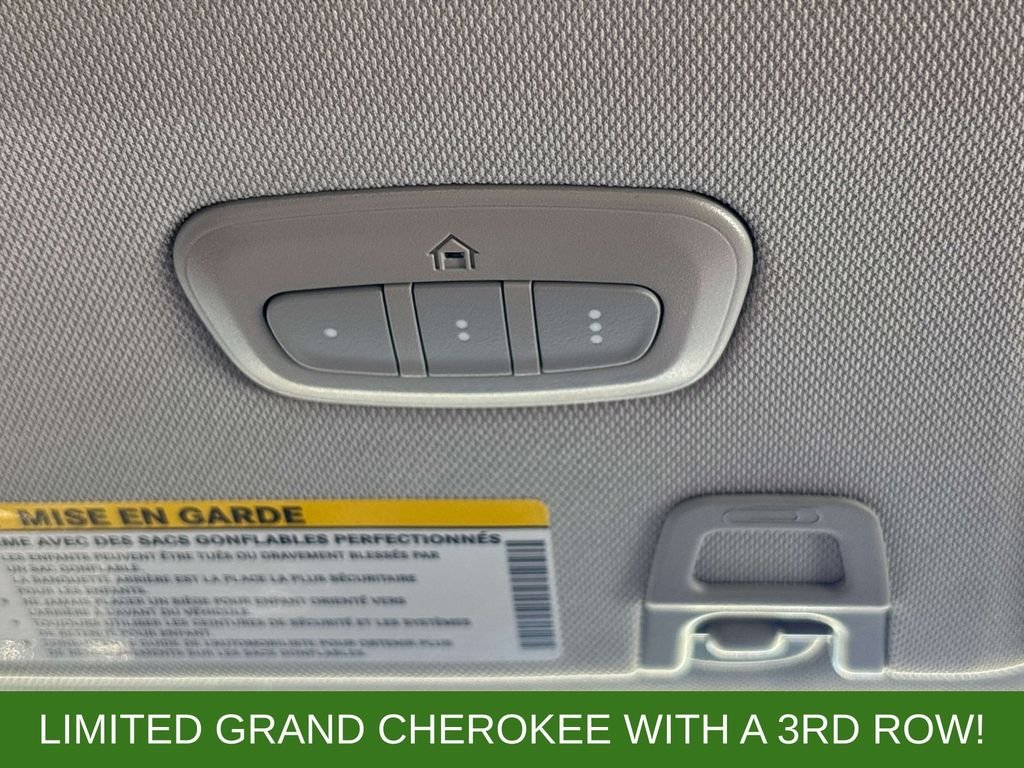 Used 2023  Jeep Limited image 32
