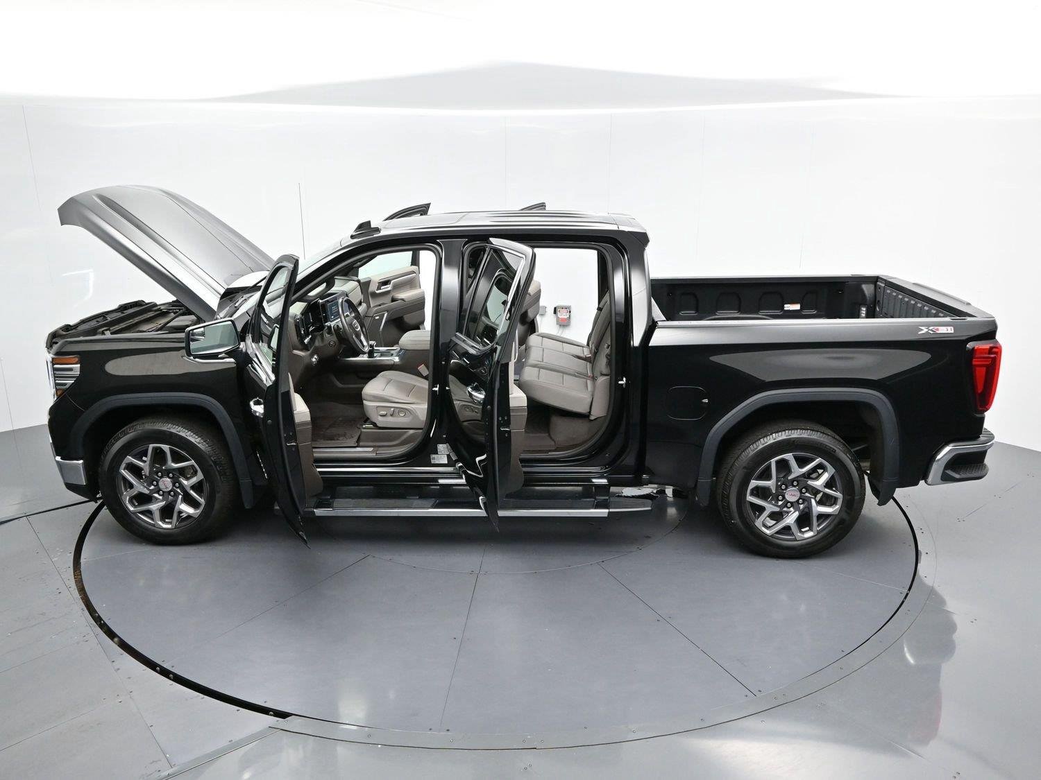 Used 2023 ONYX BLACK GMC SLT image 44