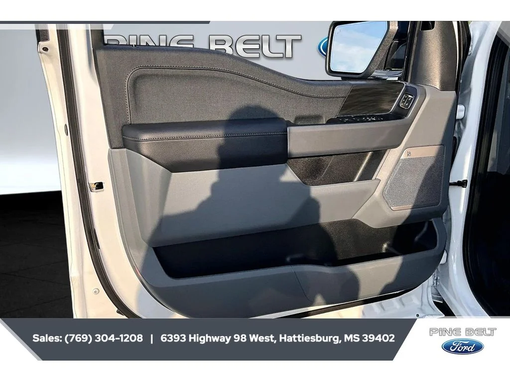 Used 2026 Oxford White Ford Lariat image 18