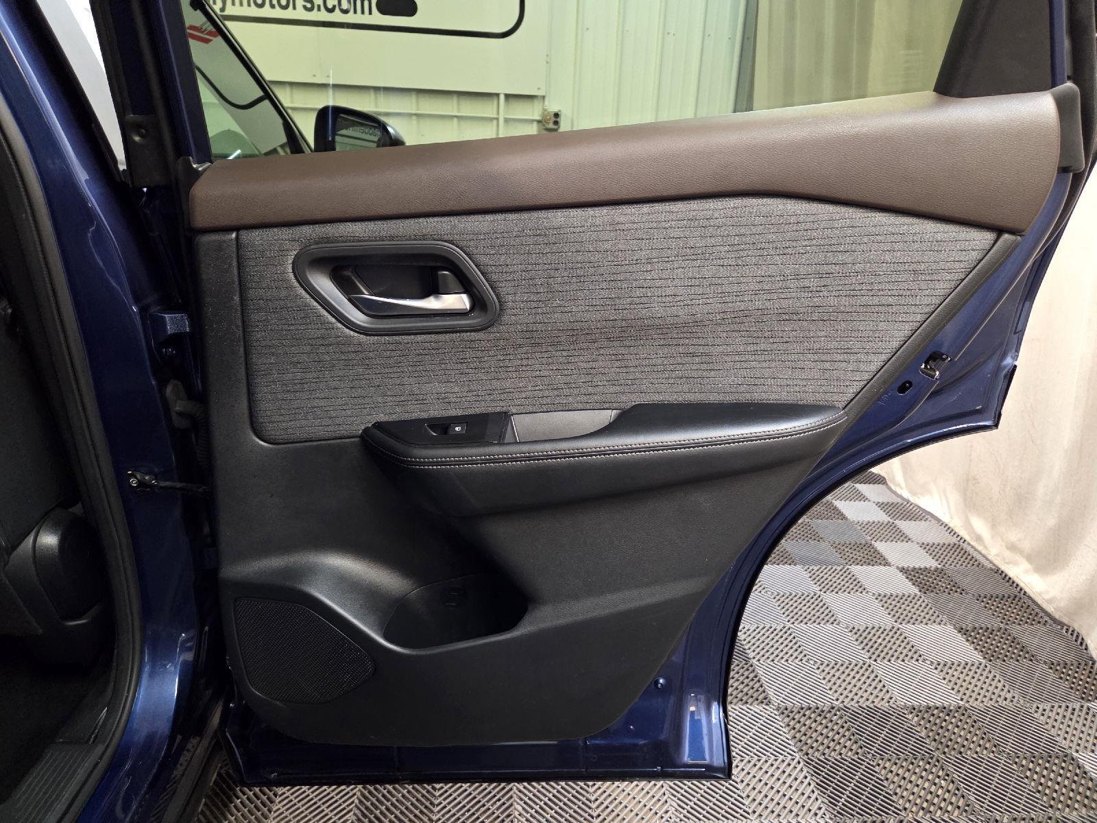 Used 2023 Caspian Blue Metallic Nissan SV image 31