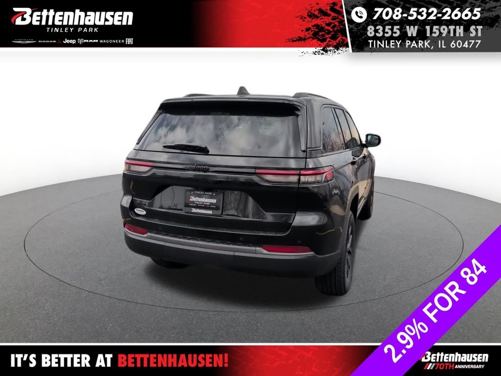 New 2026 Diamond Black Crystal Pearlcoat Jeep Altitude image 11