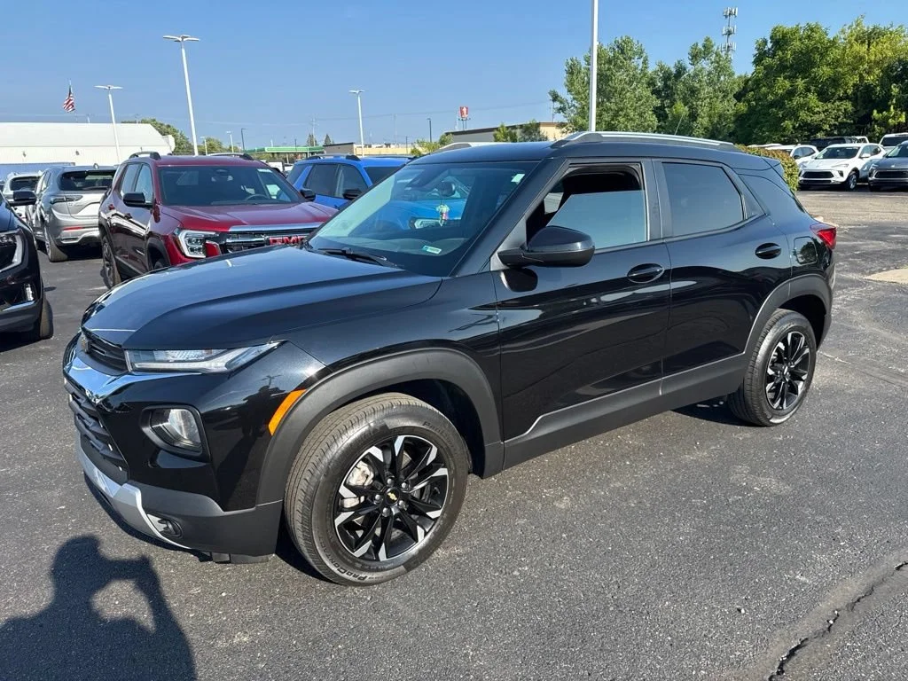 Used 2022 Mosaic Black Metallic Chevrolet LT image 5