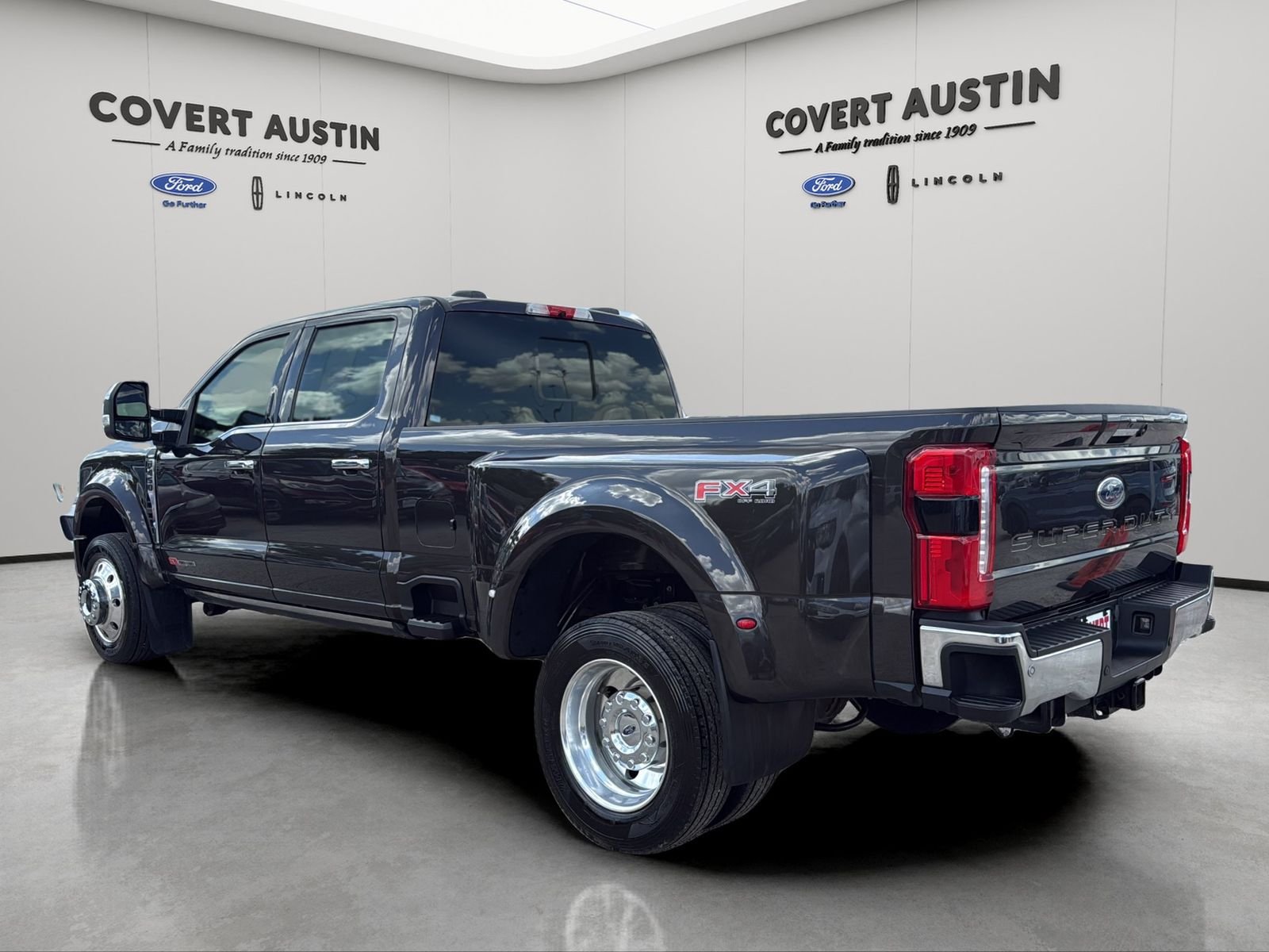 Used 2024 Brown Ford Lariat image 3