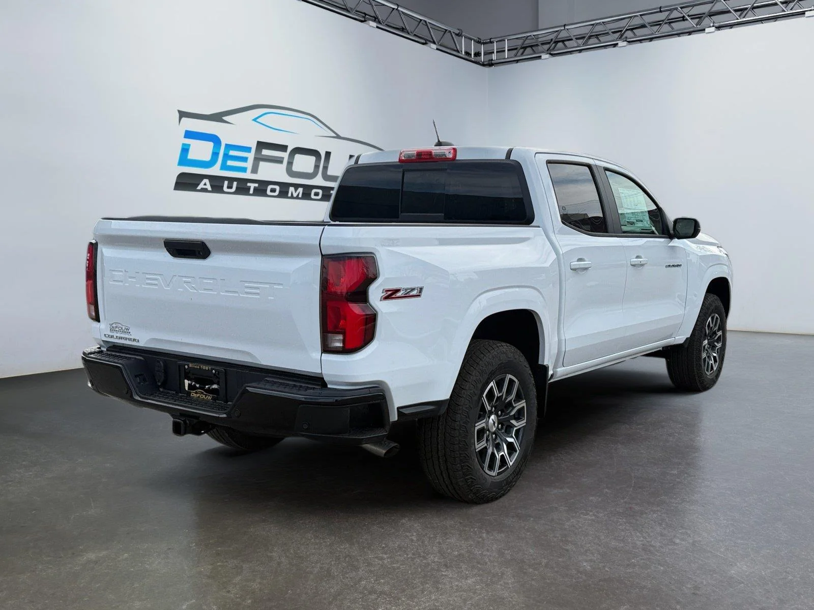 Used 2026 Summit White Chevrolet Z71 image 3