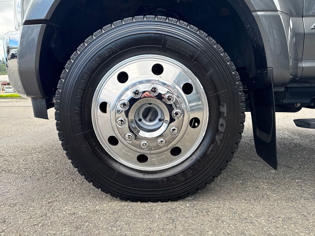 Certified Used 2018 Magnetic Metallic Ford Lariat image 30