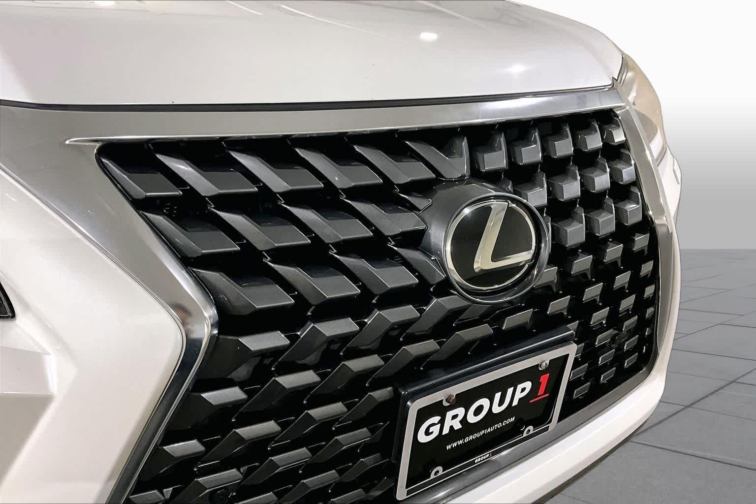 Used 2020 Starfire Pearl Lexus Premium image 31