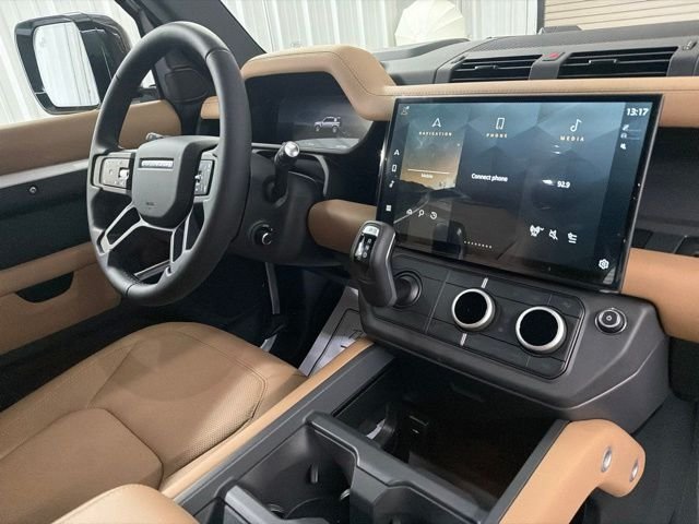 New 2026 Fuji White Land Rover S image 24