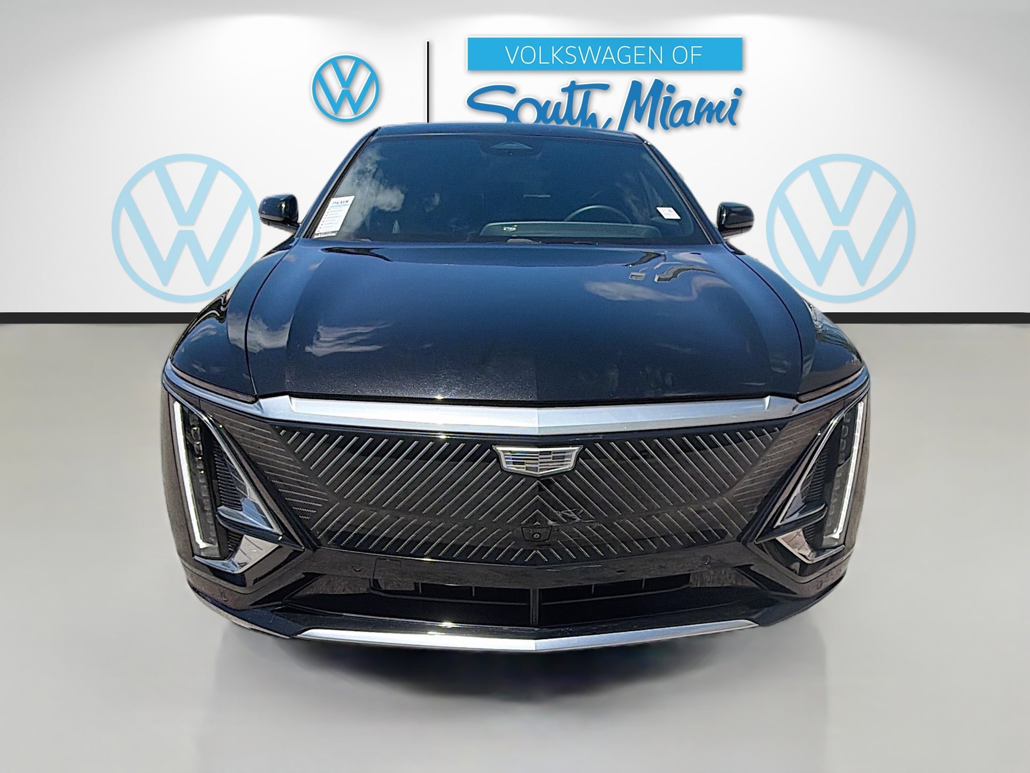 Used 2024 Cadillac LYRIQ Luxury 1 with VIN 1GYKPPRLXRZ135211 for sale in Miami, FL