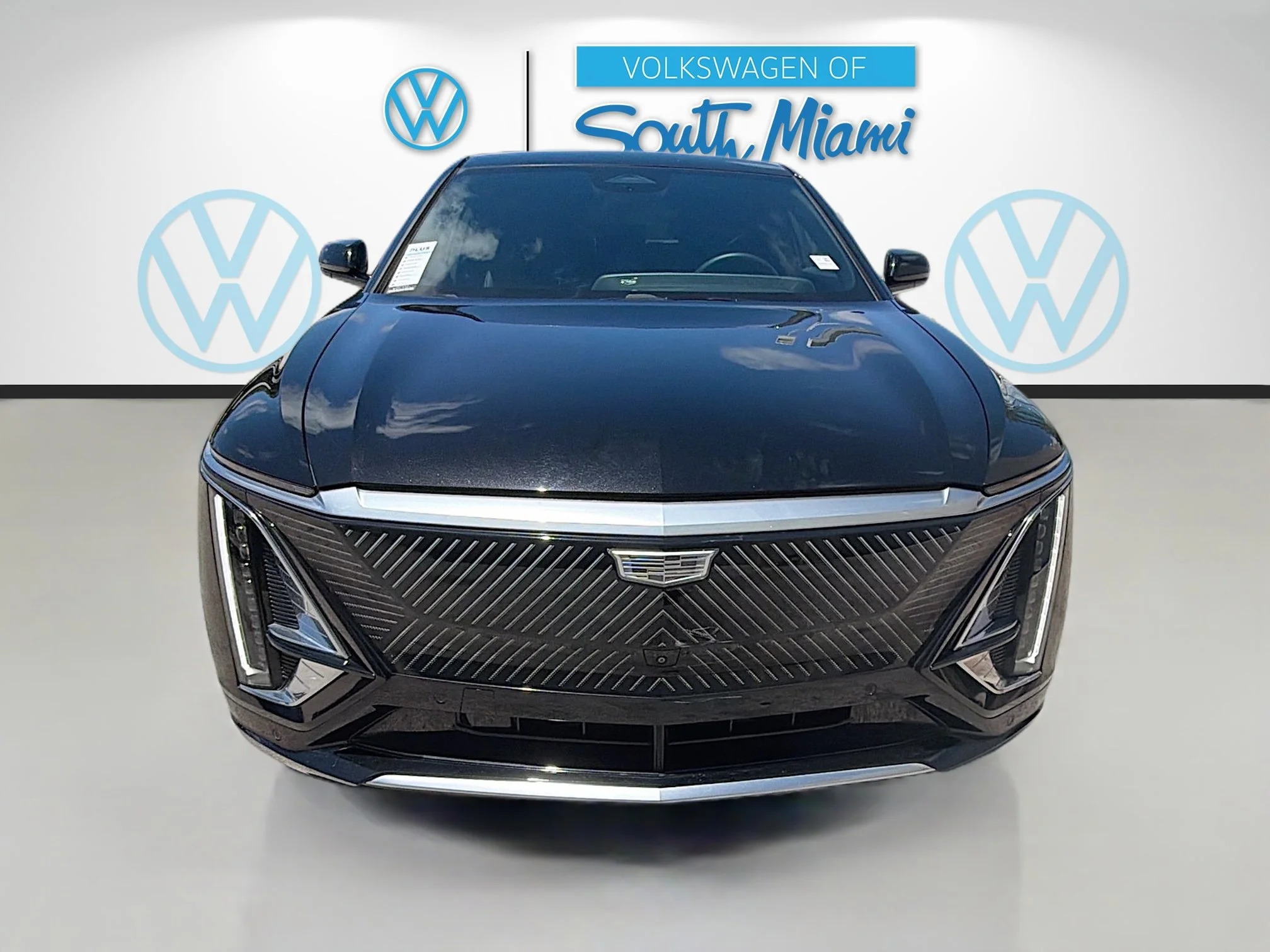 Used 2024 Cadillac LYRIQ Luxury 1 with VIN 1GYKPPRLXRZ135211 for sale in Miami, FL