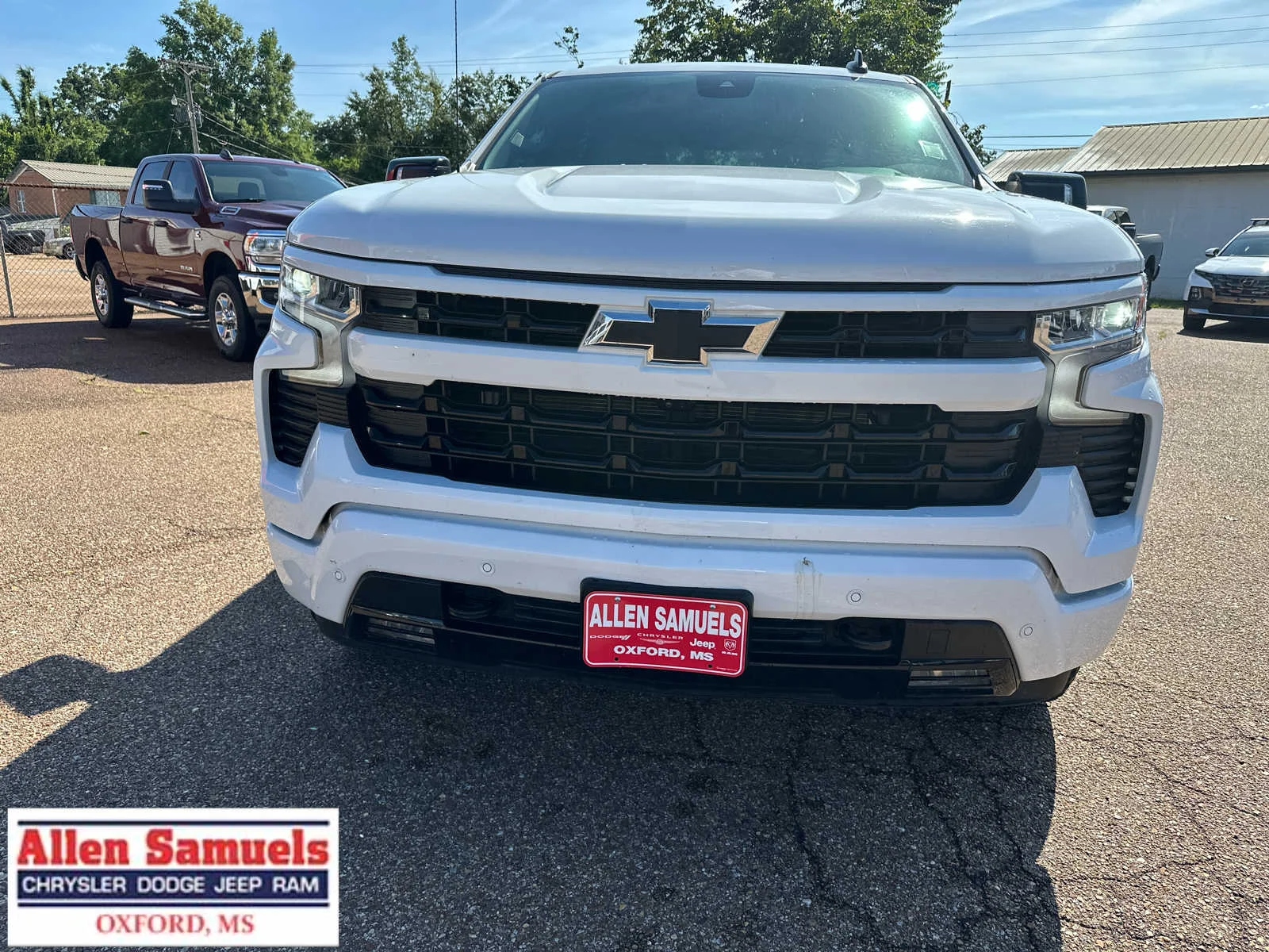 Used 2024 Summit White Chevrolet RST image 16