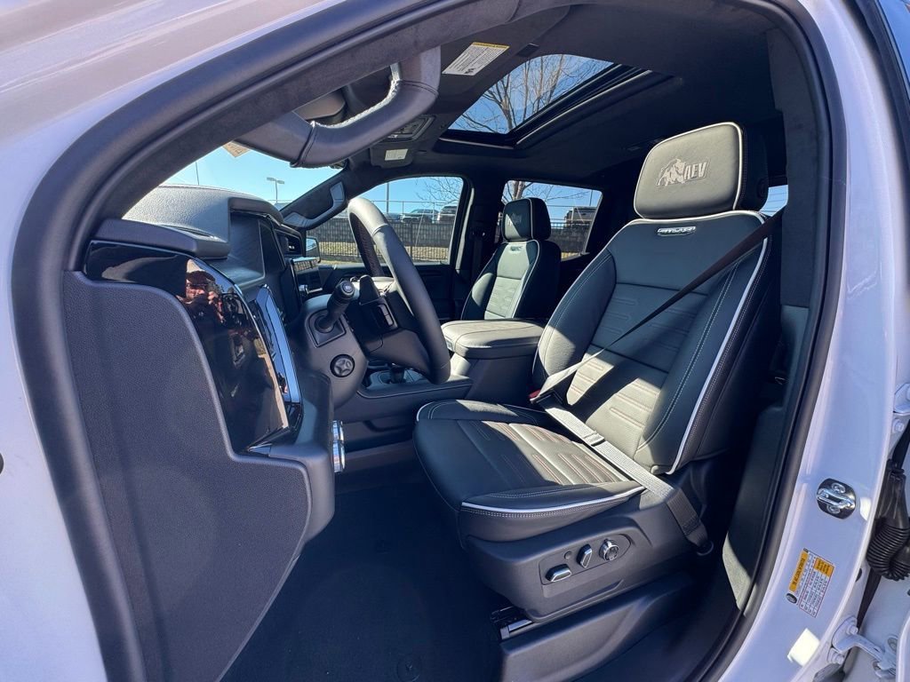 2026 GMC Sierra 1500 AT4X - Photo 5