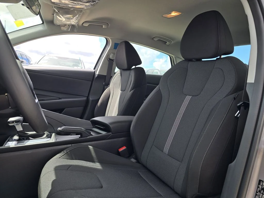 New 2026 White Hyundai SE image 23