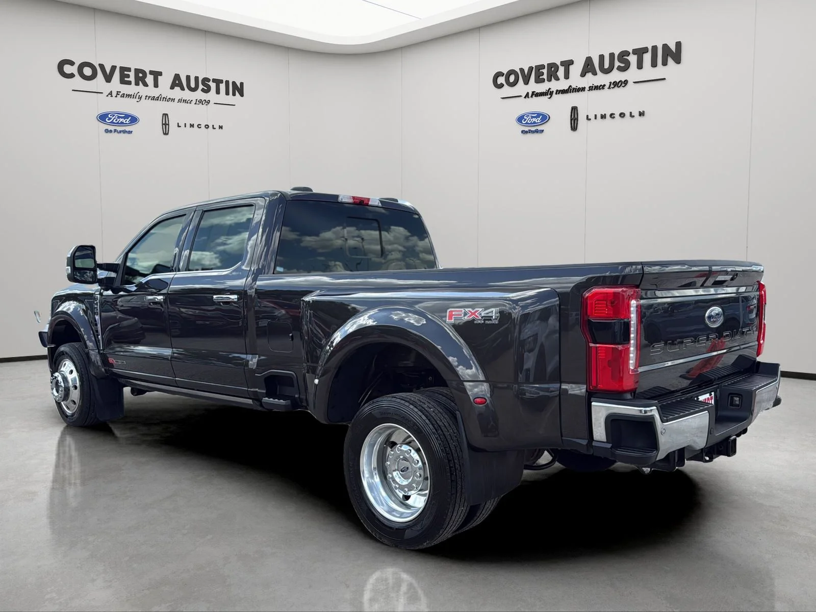 Used 2024 Brown Ford Lariat image 3