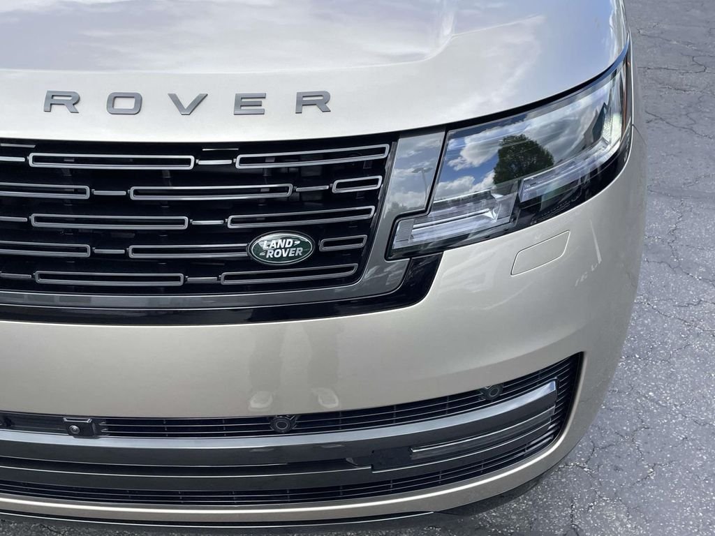 New 2026 Batumi Gold Land Rover SE image 7