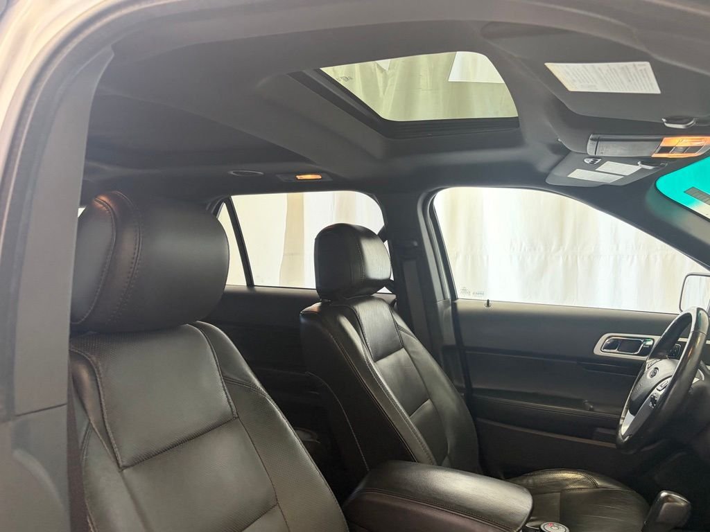 Used 2014 Ingot Silver Ford Limited image 22