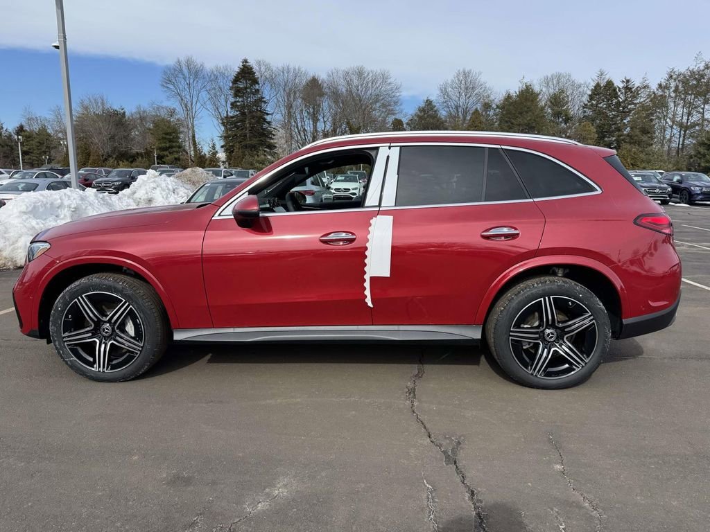 New 2026 MANUFAKTUR Patagonia Red Metallic Mercedes-Benz GLC 300 image 11