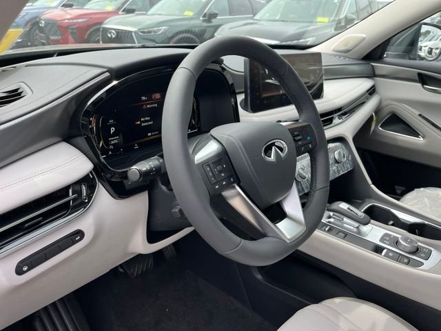 New 2027 DEEP EMERALD INFINITI Luxe AWD image 11
