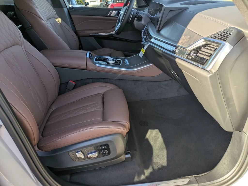 New 2026 White BMW sDrive40i image 26
