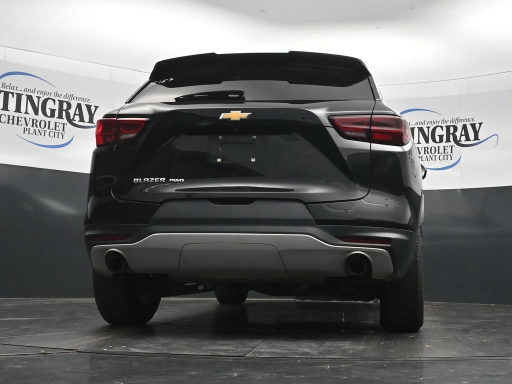 Used 2025 Black Chevrolet 2LT image 31